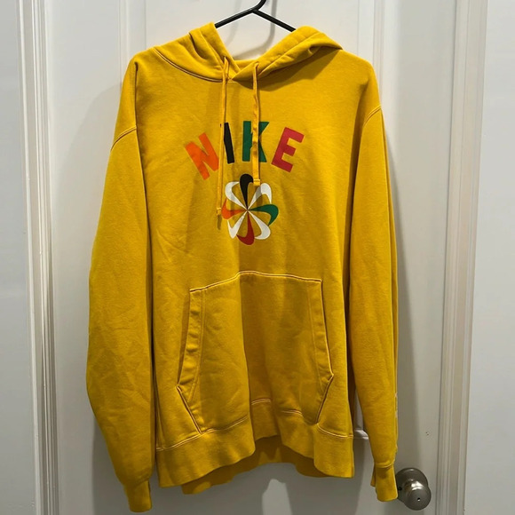 Nike Men’s Pinwheel Swoosh Hooded Yellow Sweatshirt Sz L - Picture 1 of 6